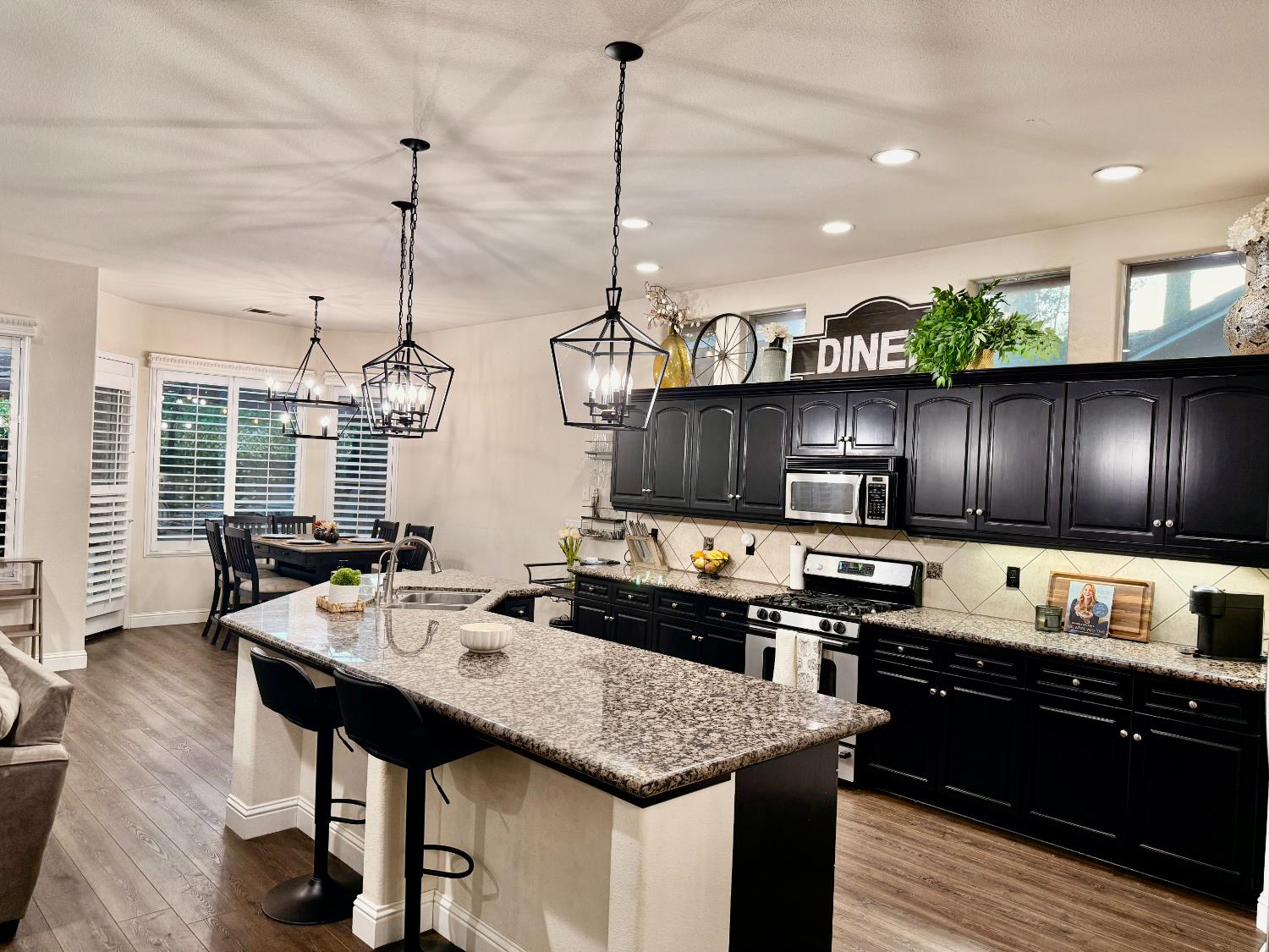 2722 Calimyrna Ave, Clovis, CA 93611