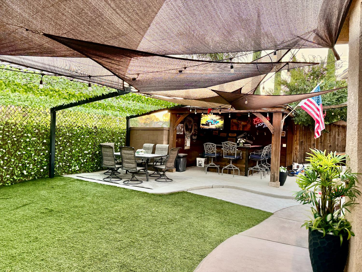 2722 Calimyrna Ave, Clovis, CA 93611