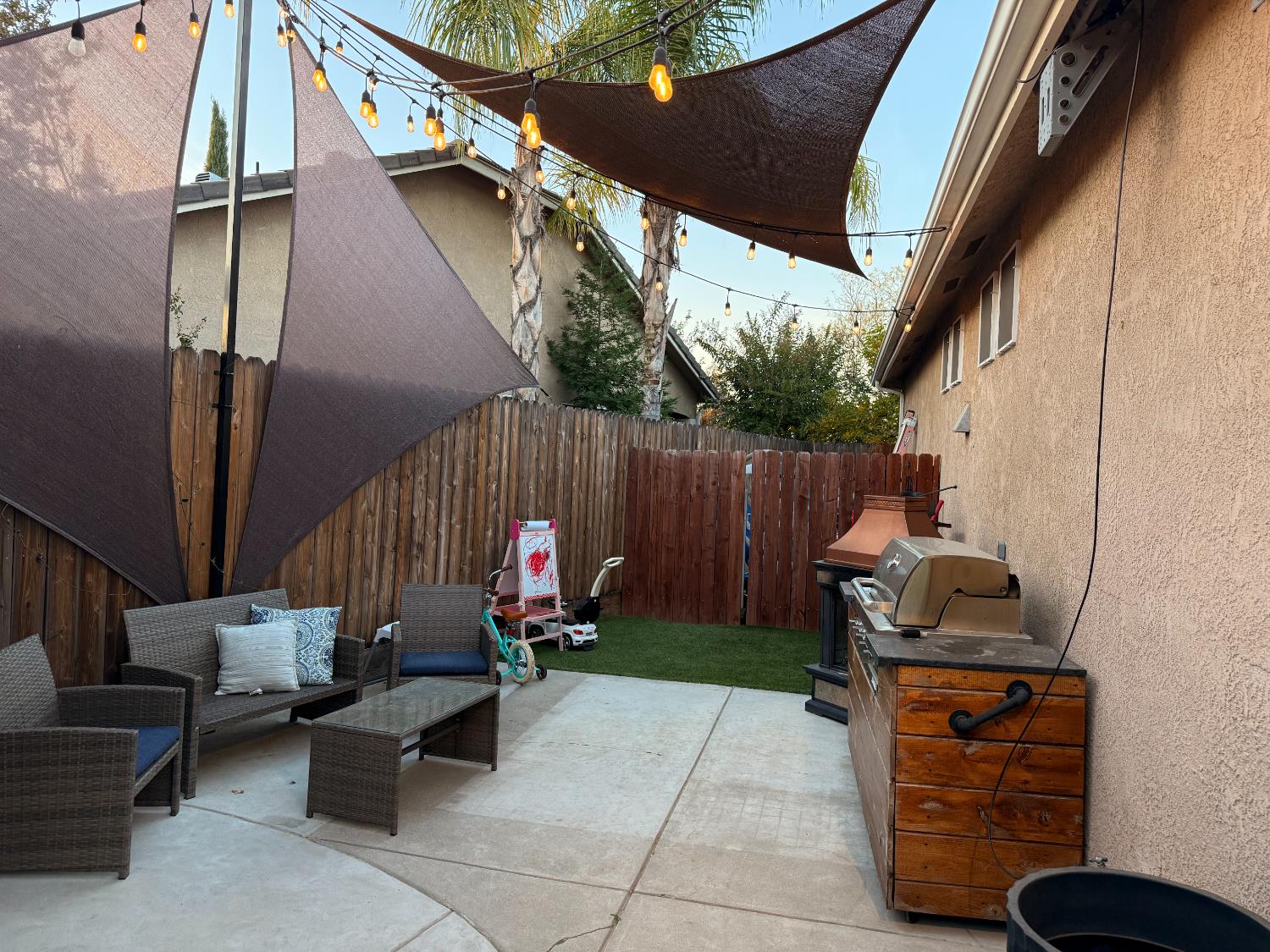 2722 Calimyrna Ave, Clovis, CA 93611