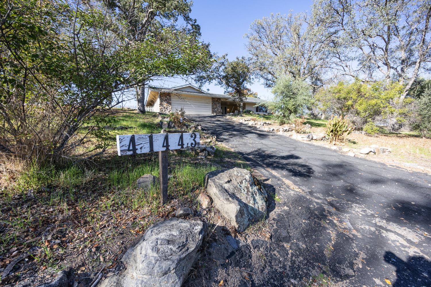 41443 Roaring River Ct, Coarsegold, CA 93614