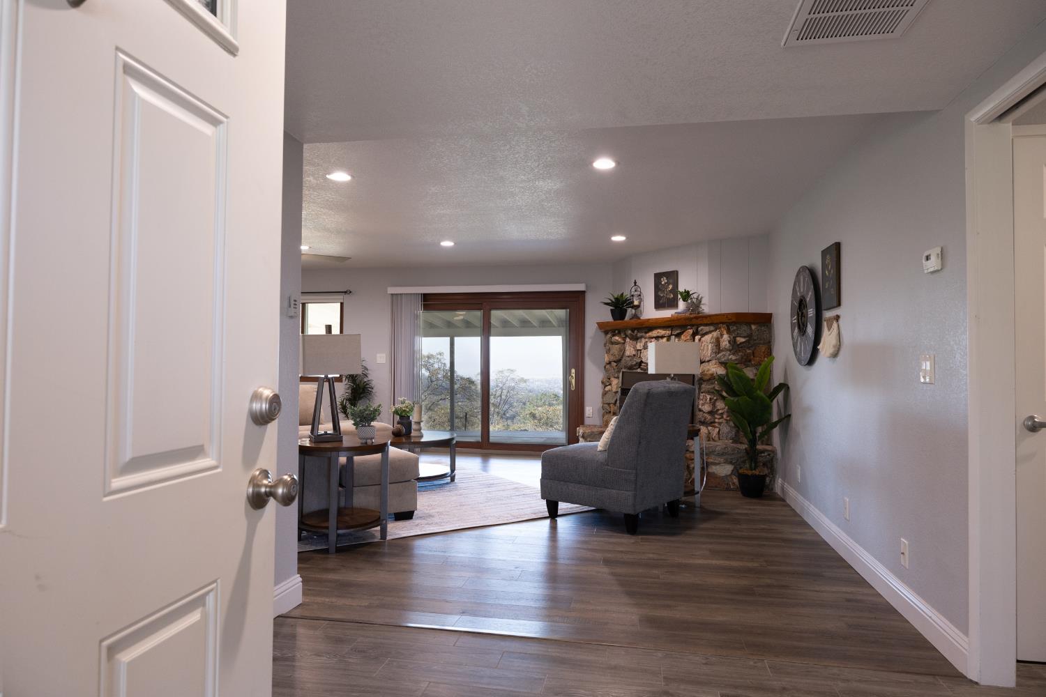 41443 Roaring River Ct, Coarsegold, CA 93614