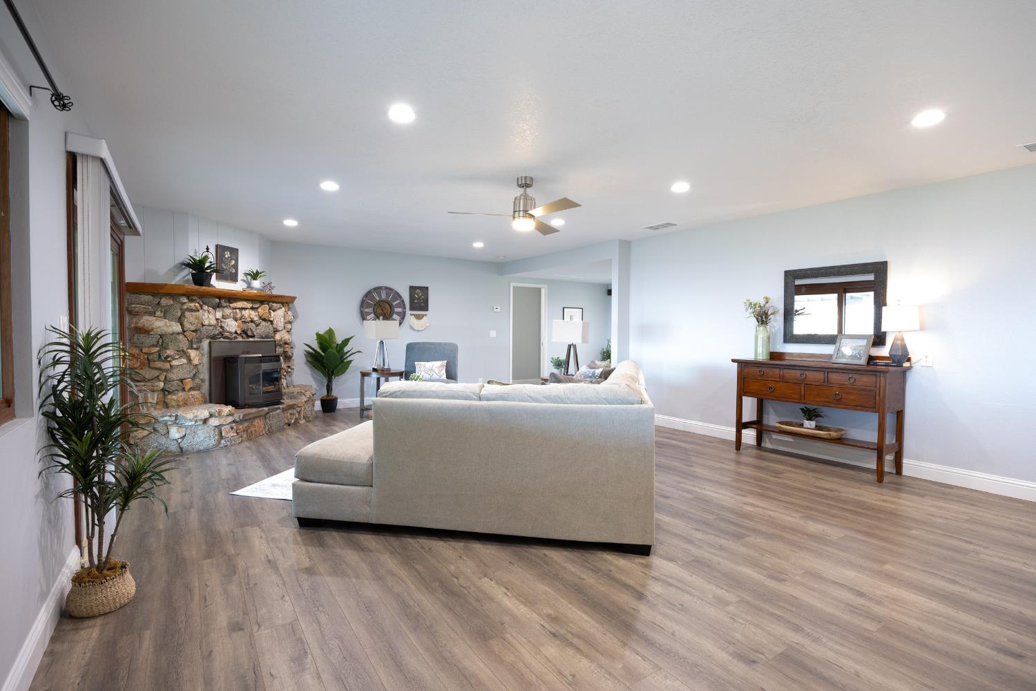 41443 Roaring River Ct, Coarsegold, CA 93614