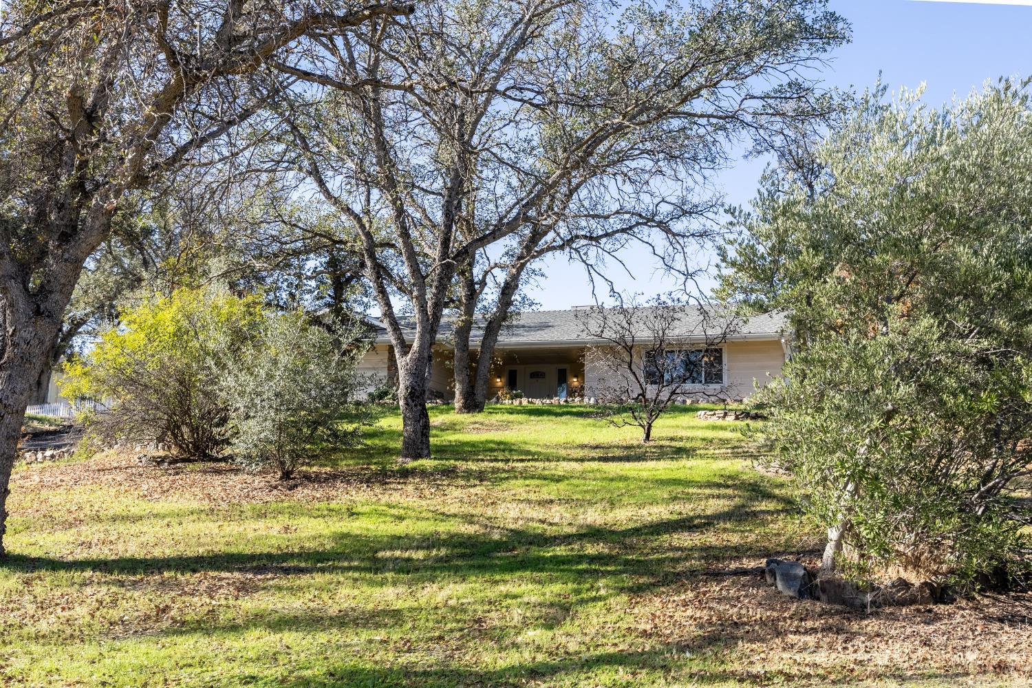 41443 Roaring River Ct, Coarsegold, CA 93614