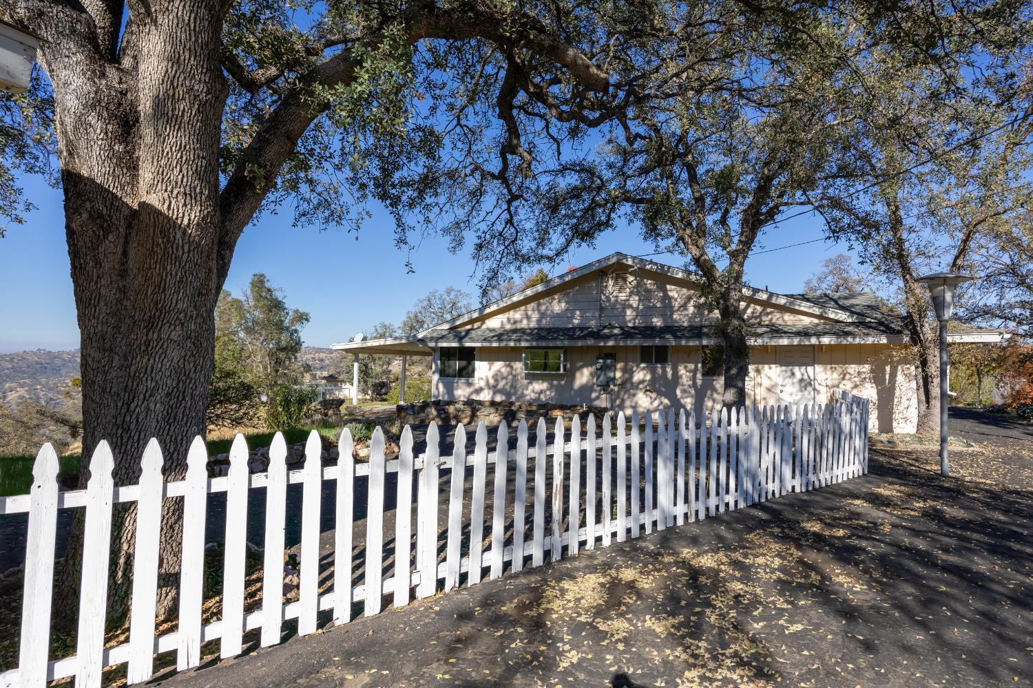 41443 Roaring River Ct, Coarsegold, CA 93614