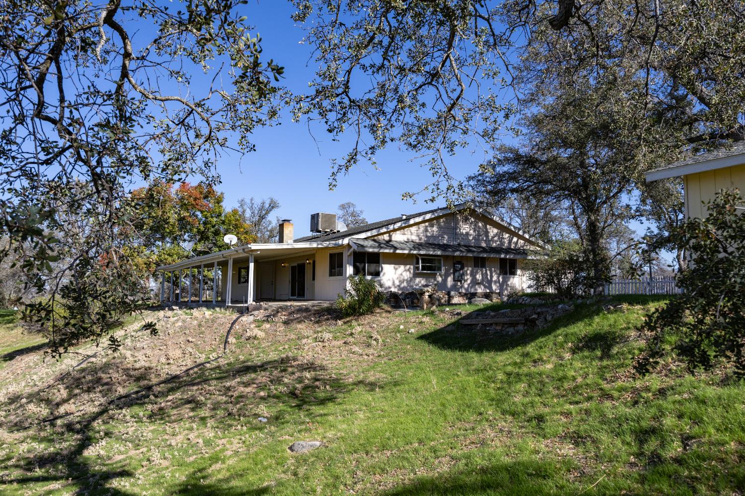 41443 Roaring River Ct, Coarsegold, CA 93614