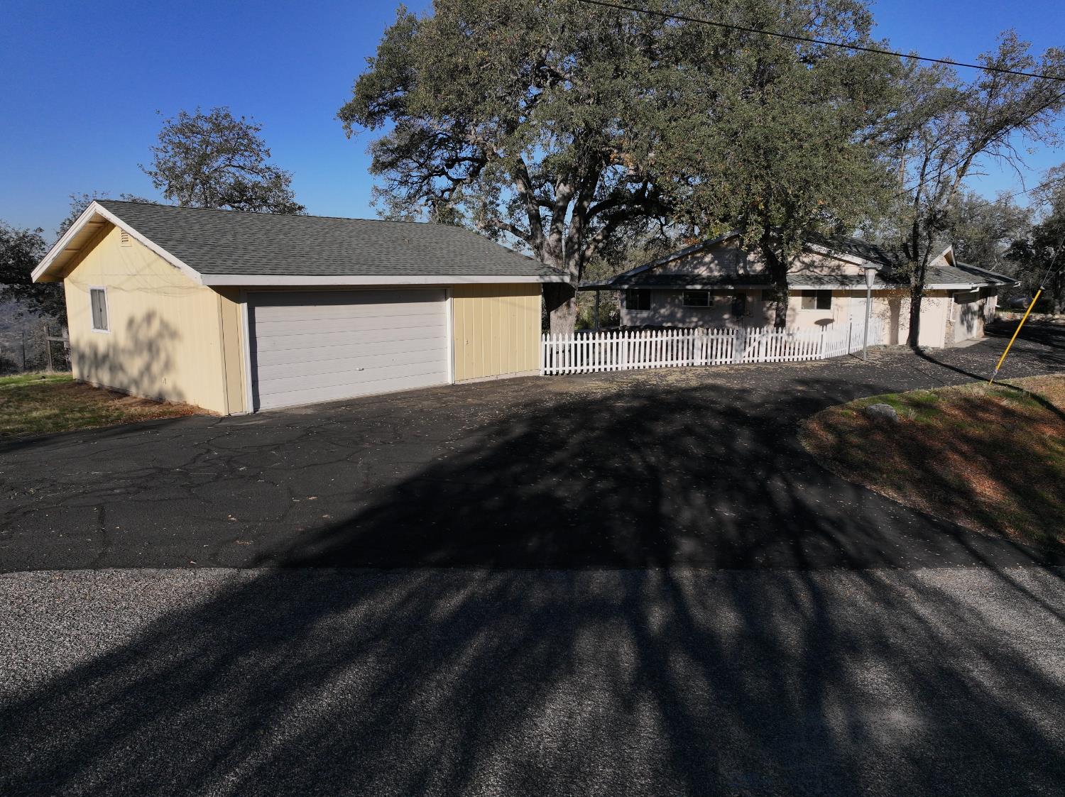 41443 Roaring River Ct, Coarsegold, CA 93614