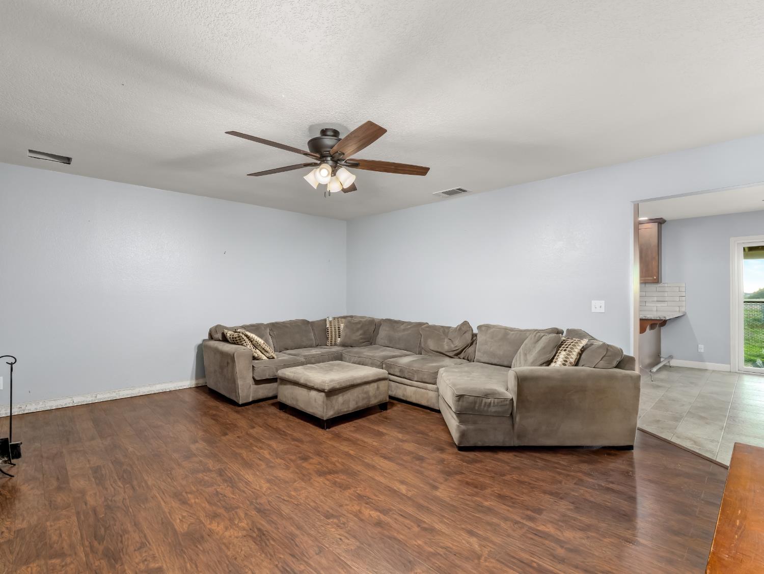 13017 Violet Ln, Clovis, CA 93619