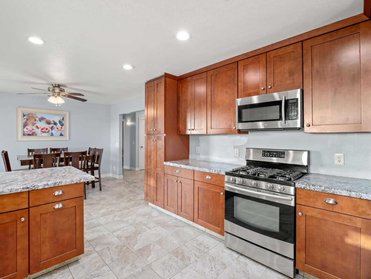 13017 Violet Ln, Clovis, CA 93619