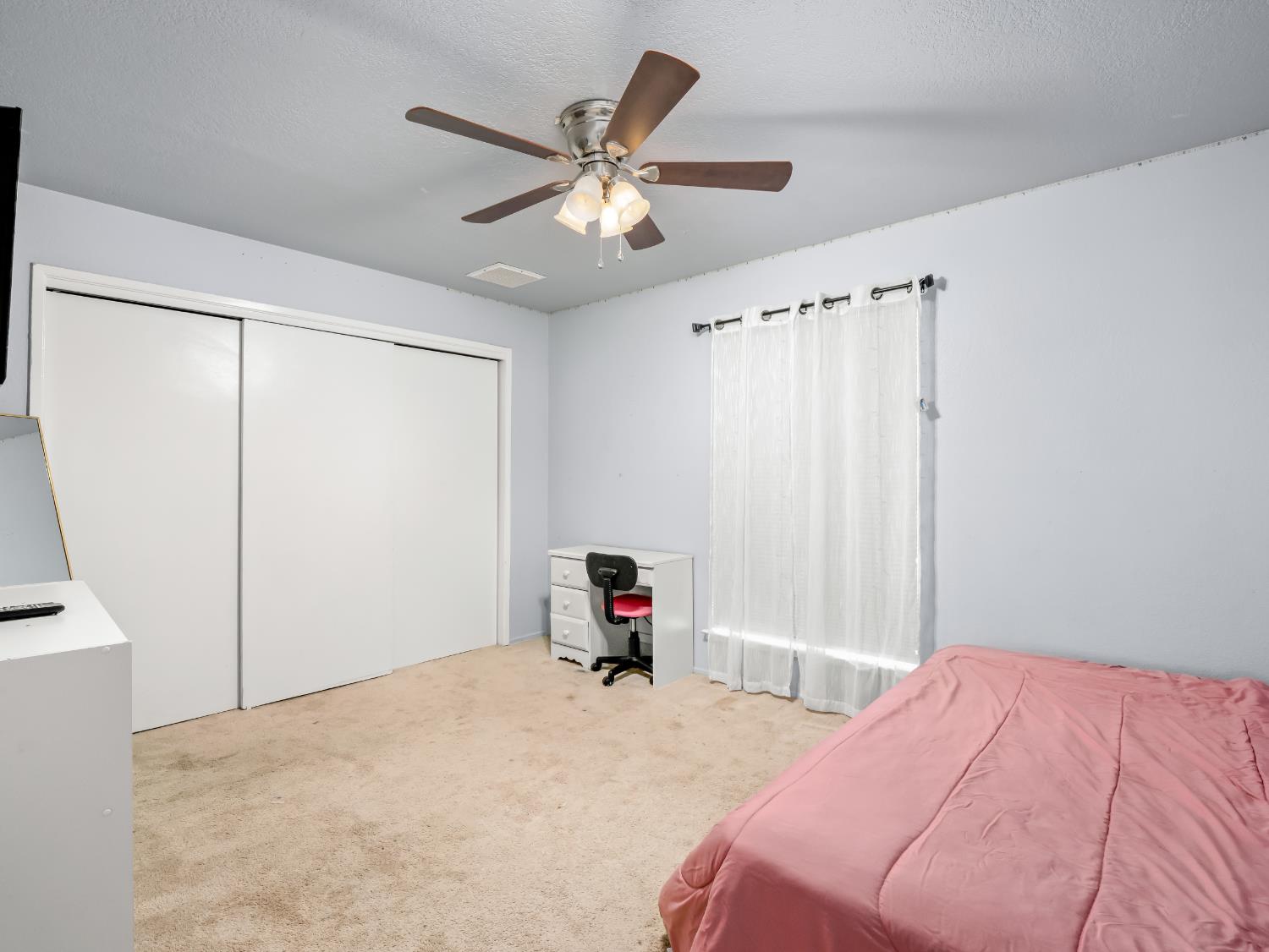 13017 Violet Ln, Clovis, CA 93619