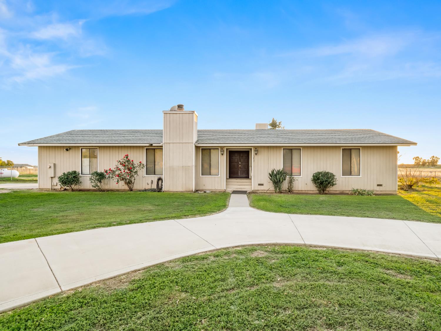 13017 Violet Ln, Clovis, CA 93619