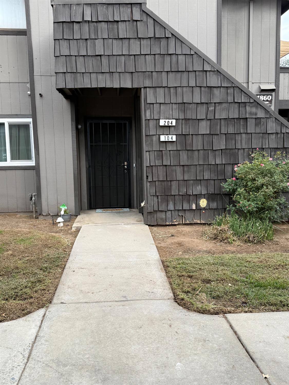 4860 E Lane Ave #104, Fresno, CA 93727