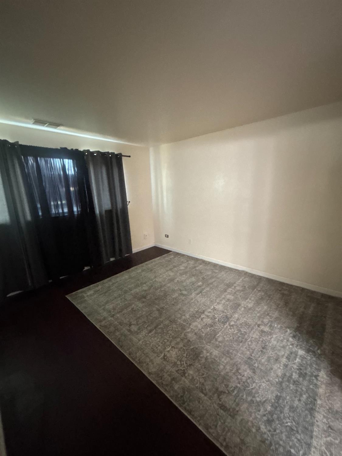 4860 E Lane Ave #104, Fresno, CA 93727