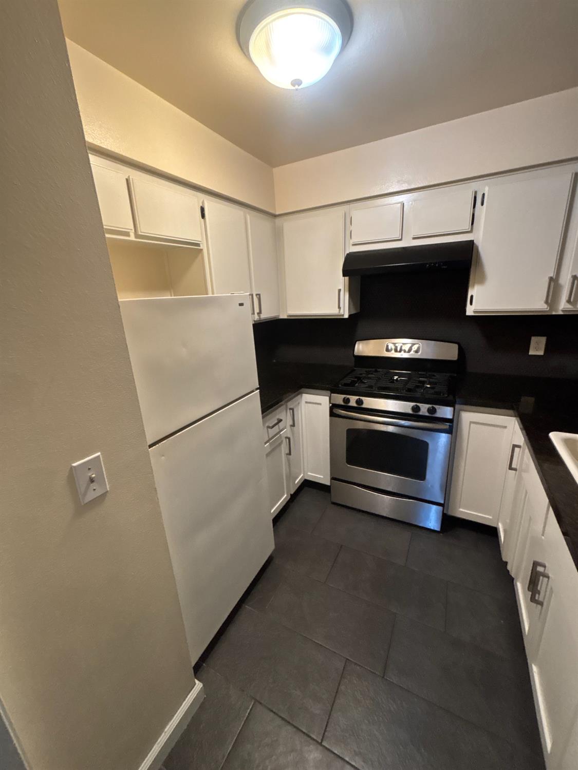 4860 E Lane Ave #104, Fresno, CA 93727