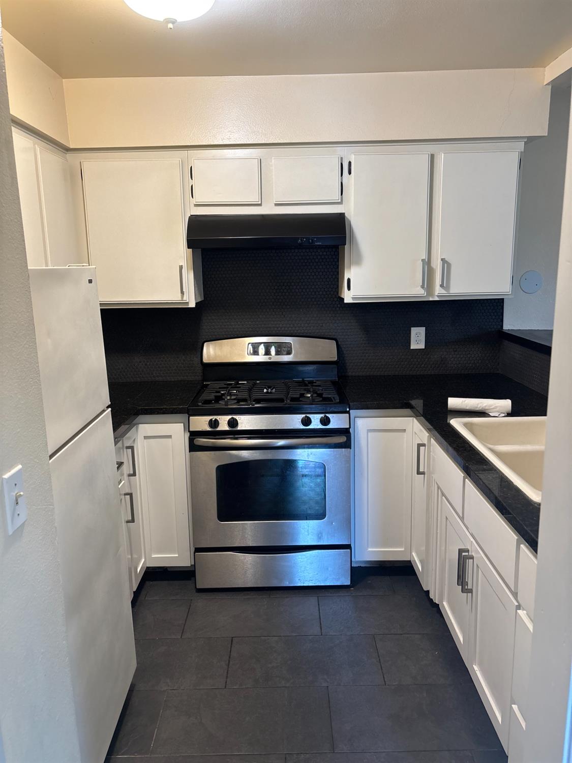 4860 E Lane Ave #104, Fresno, CA 93727