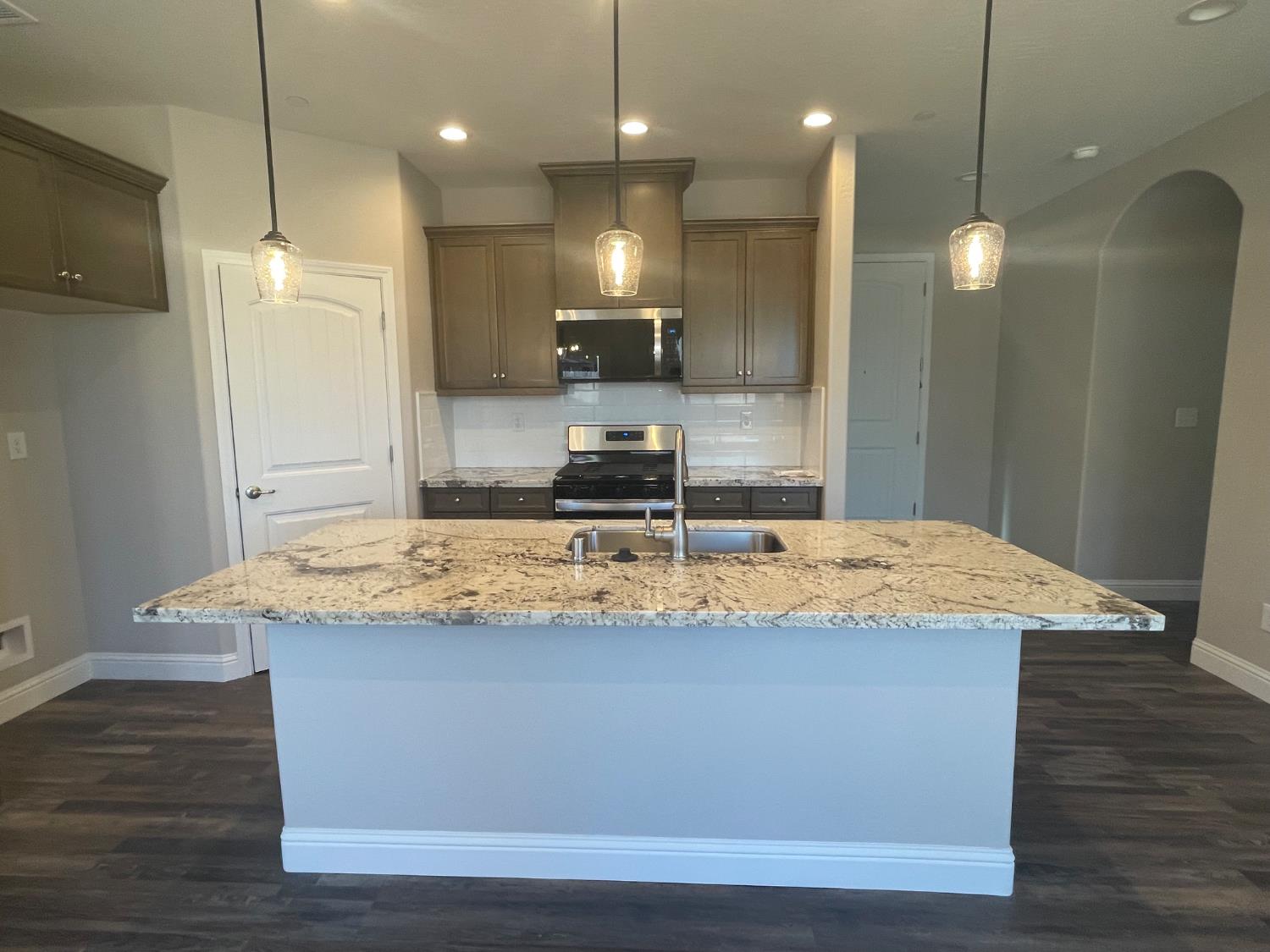 16180 West Monterey Ave, Kerman, CA 93630