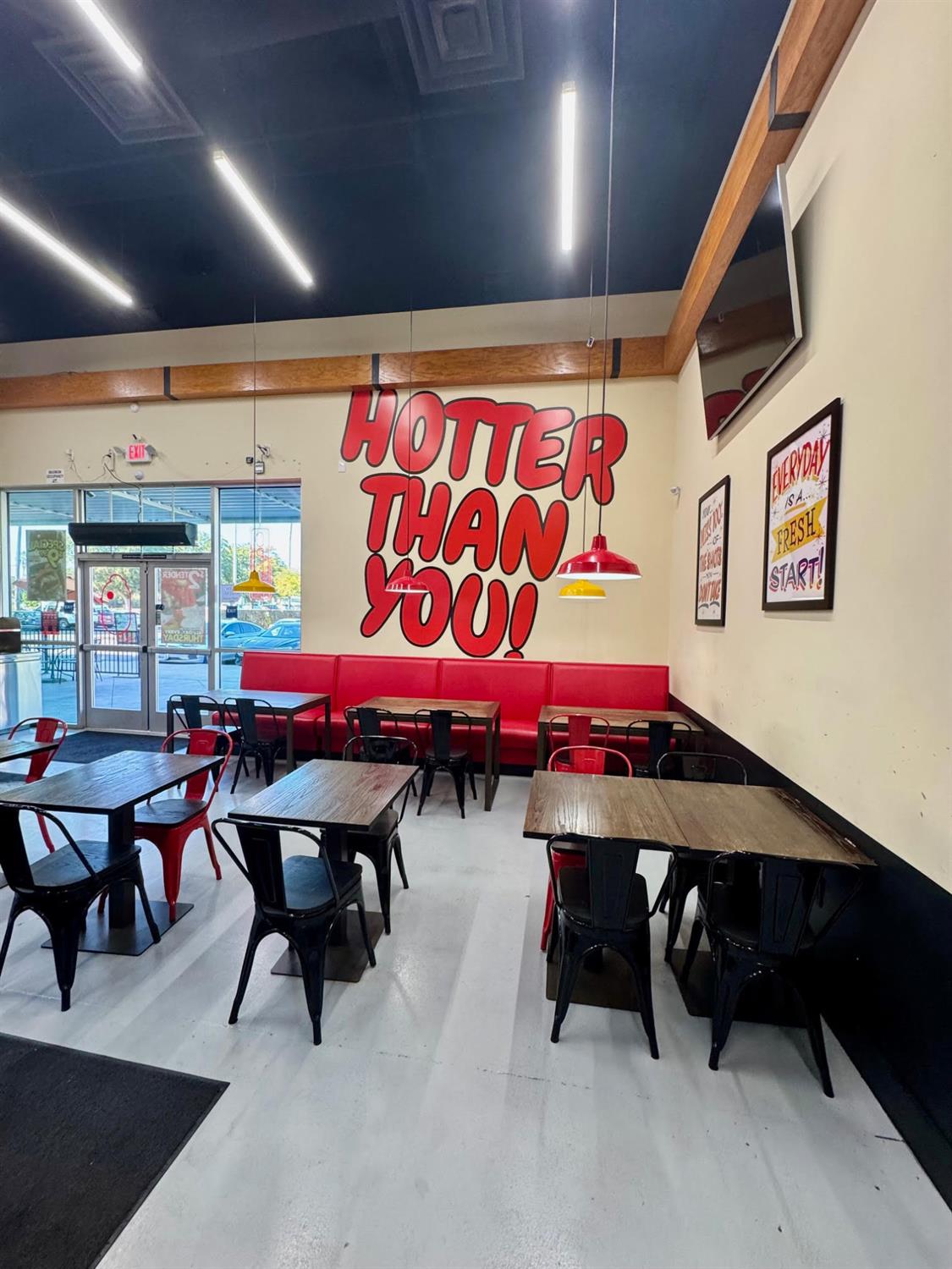 3520 N Blackstone Ave, Fresno, CA 93726