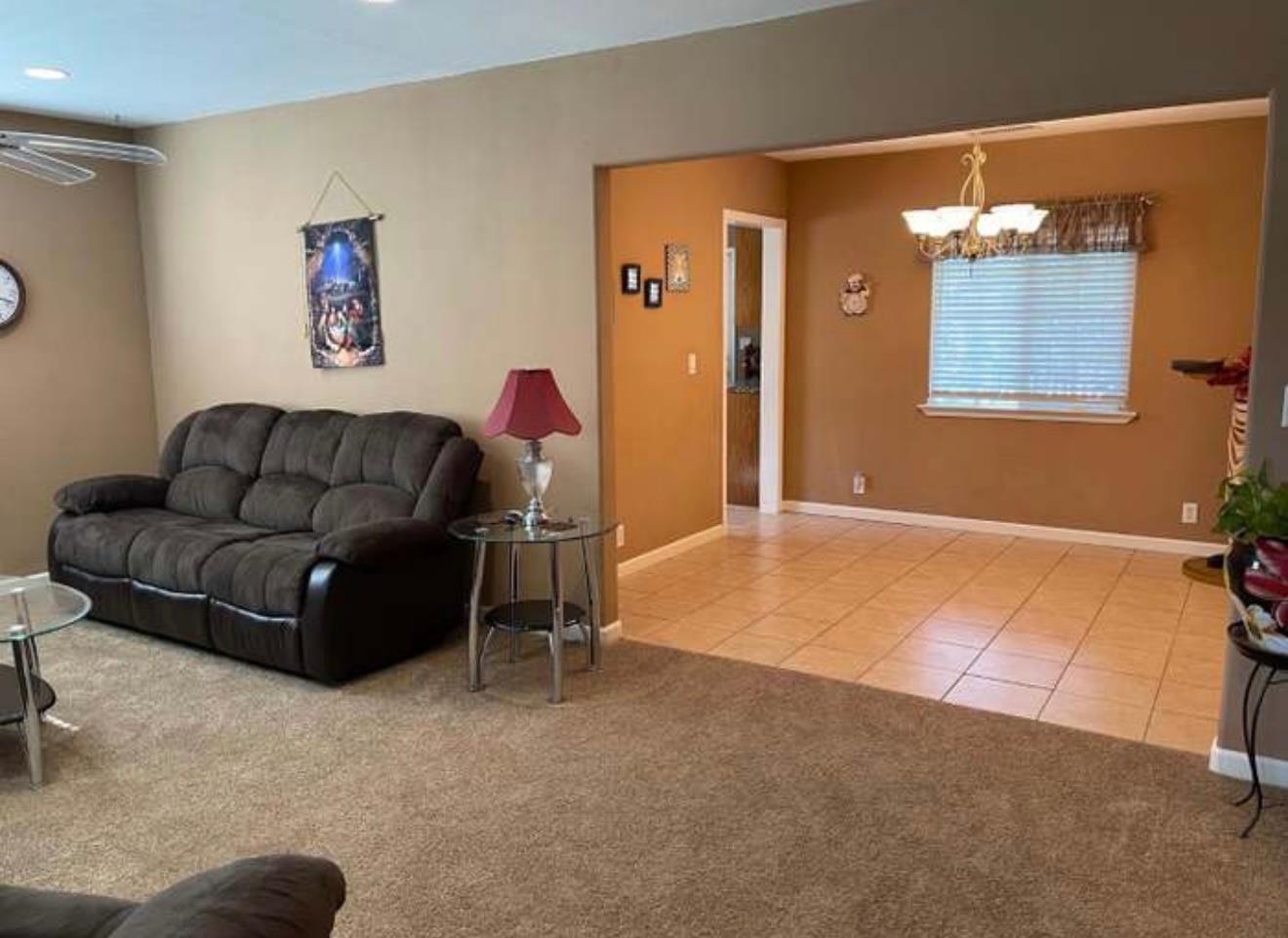 2916 E Michigan Ave, Fresno, CA 93703