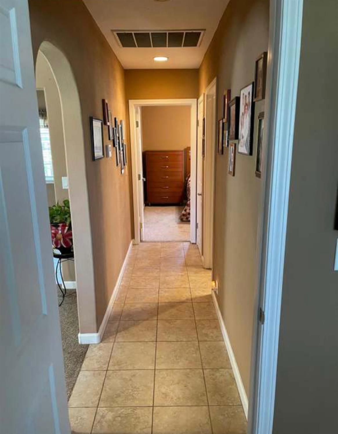 2916 E Michigan Ave, Fresno, CA 93703