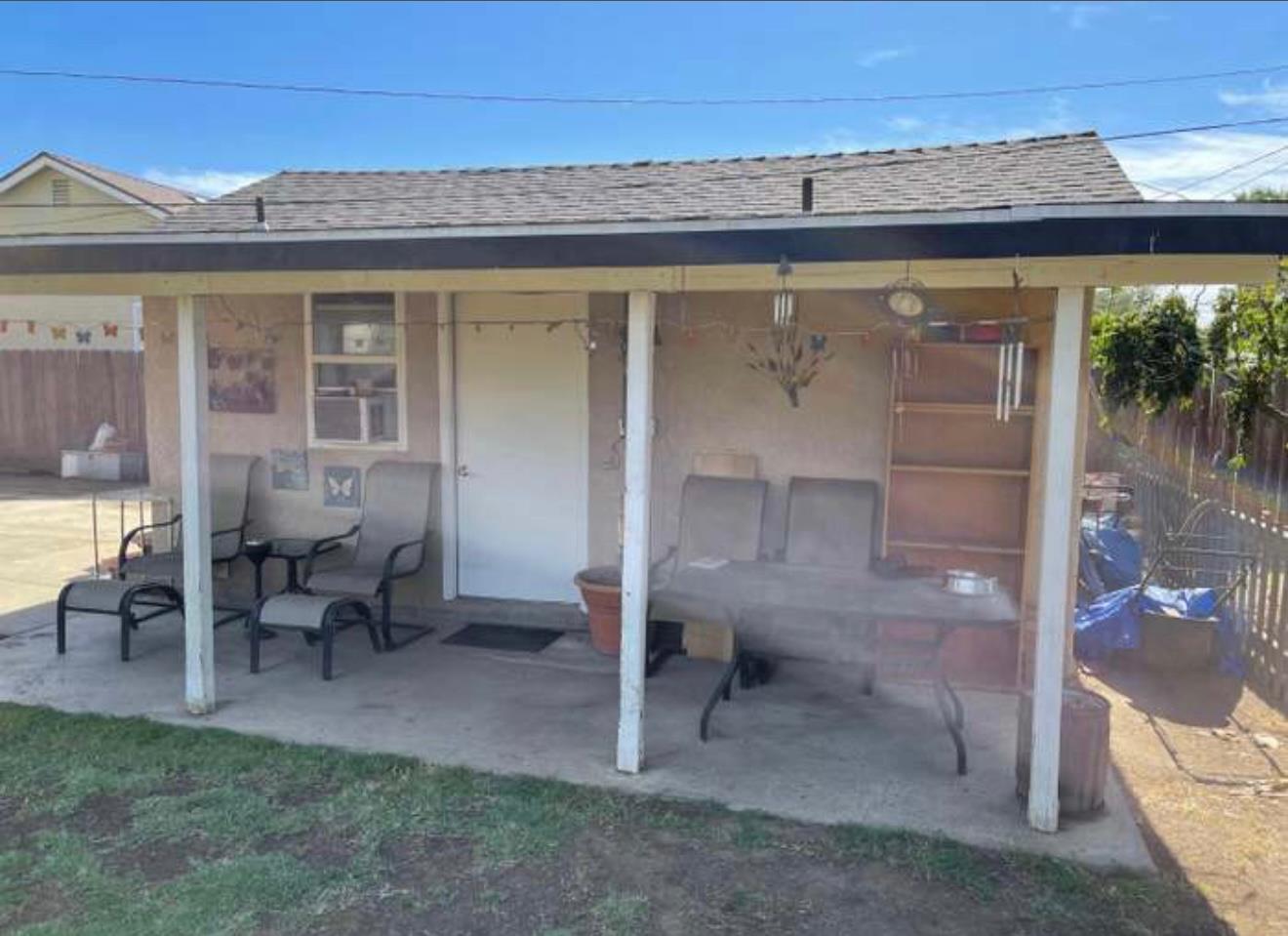 2916 E Michigan Ave, Fresno, CA 93703