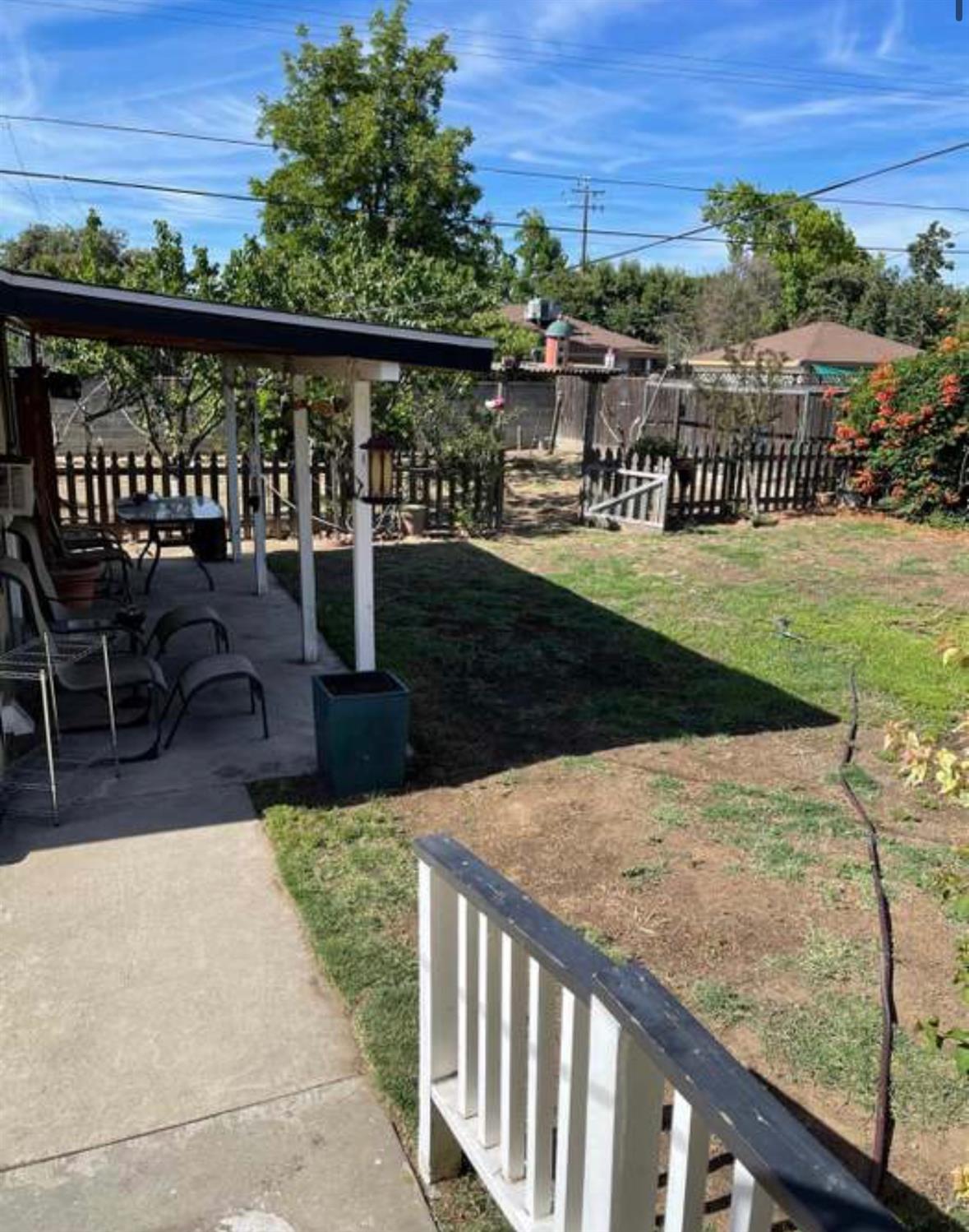 2916 E Michigan Ave, Fresno, CA 93703