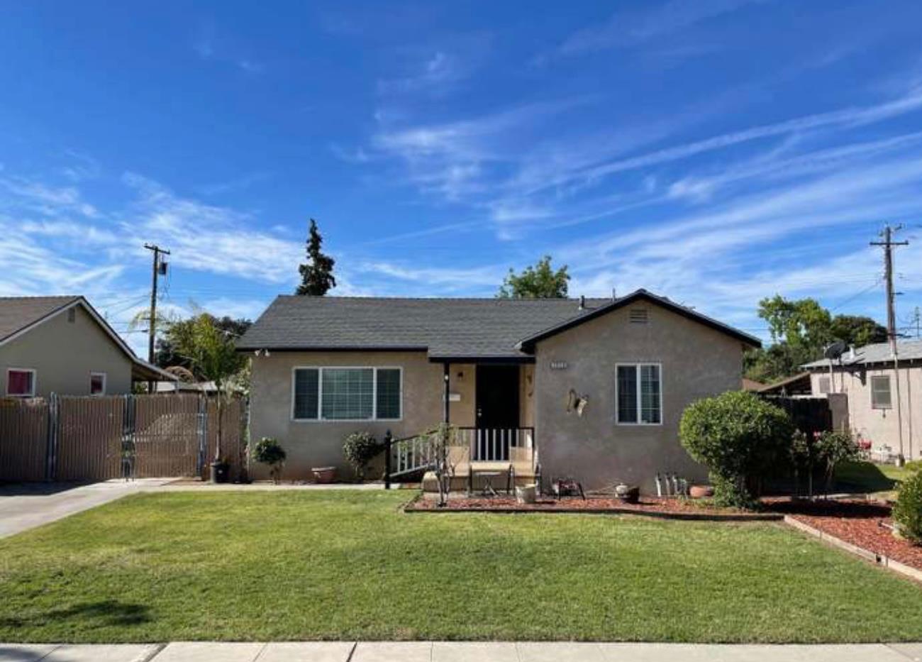 2916 E Michigan Ave, Fresno, CA 93703