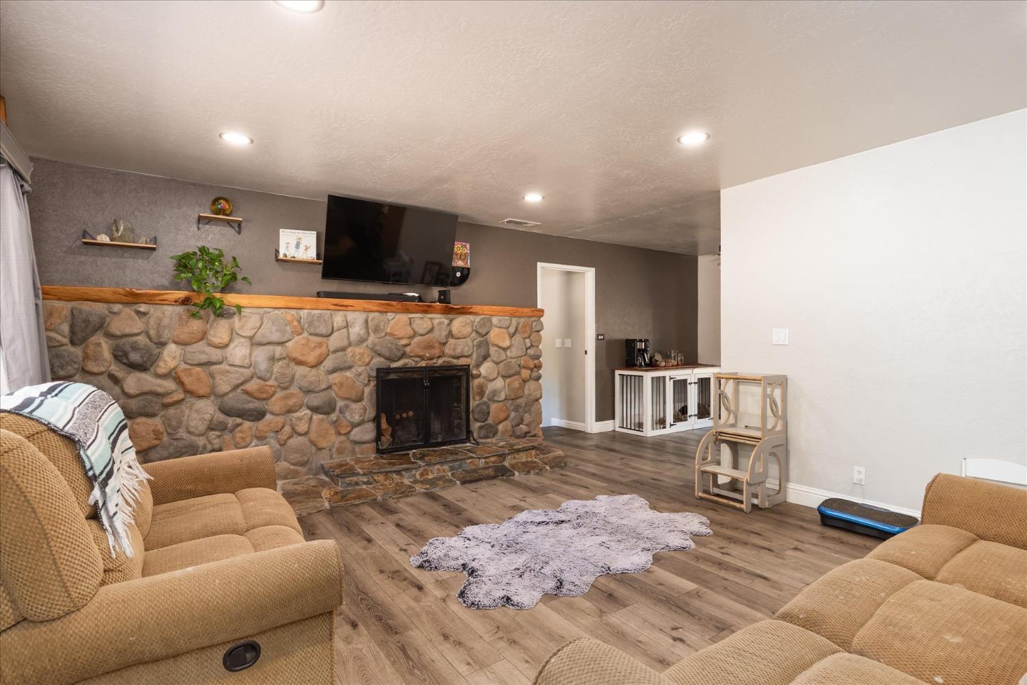 40700 Road 425 A, Oakhurst, CA 93644