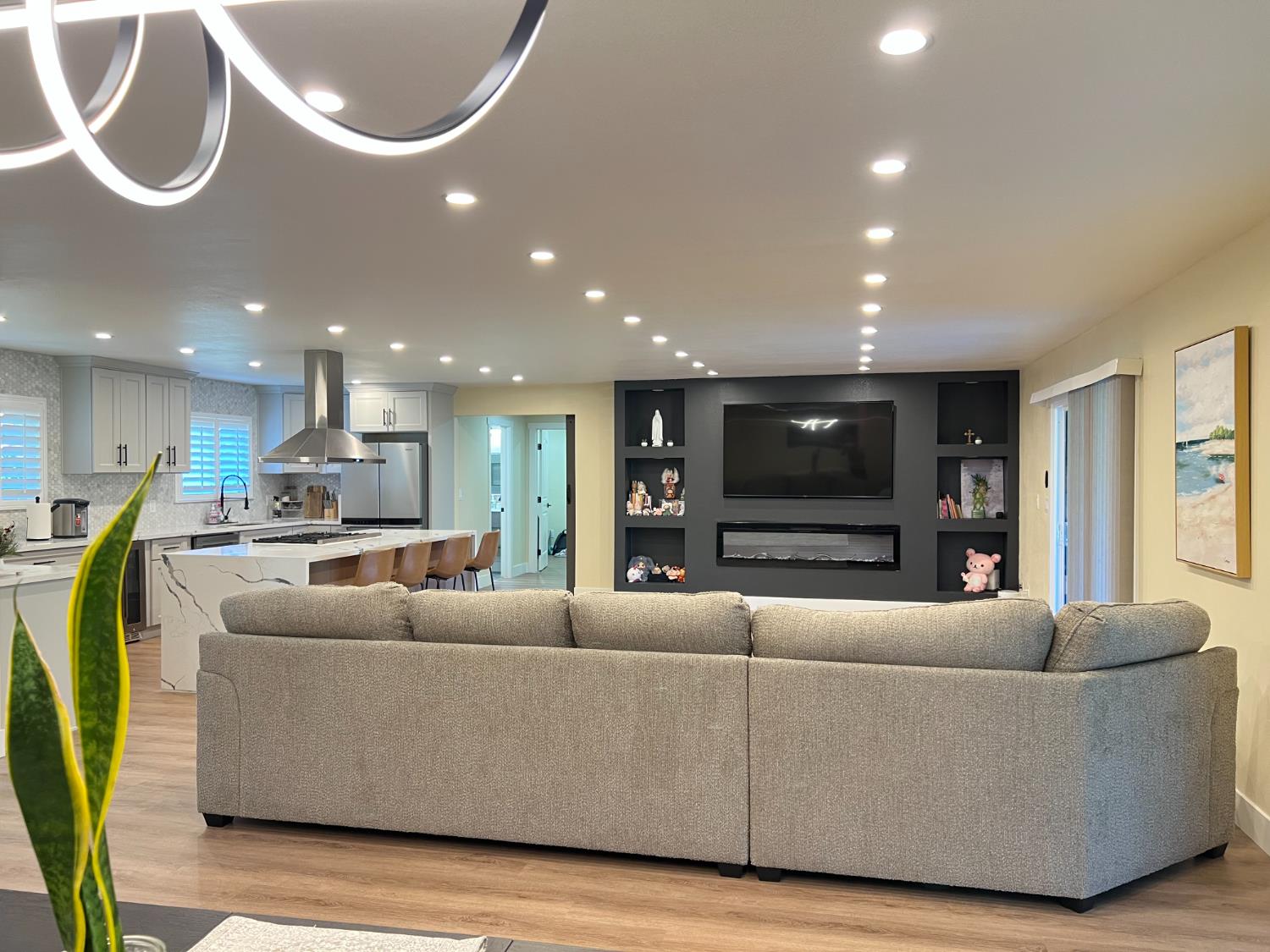 5686 N Briarwood Ave, Fresno, CA 93711