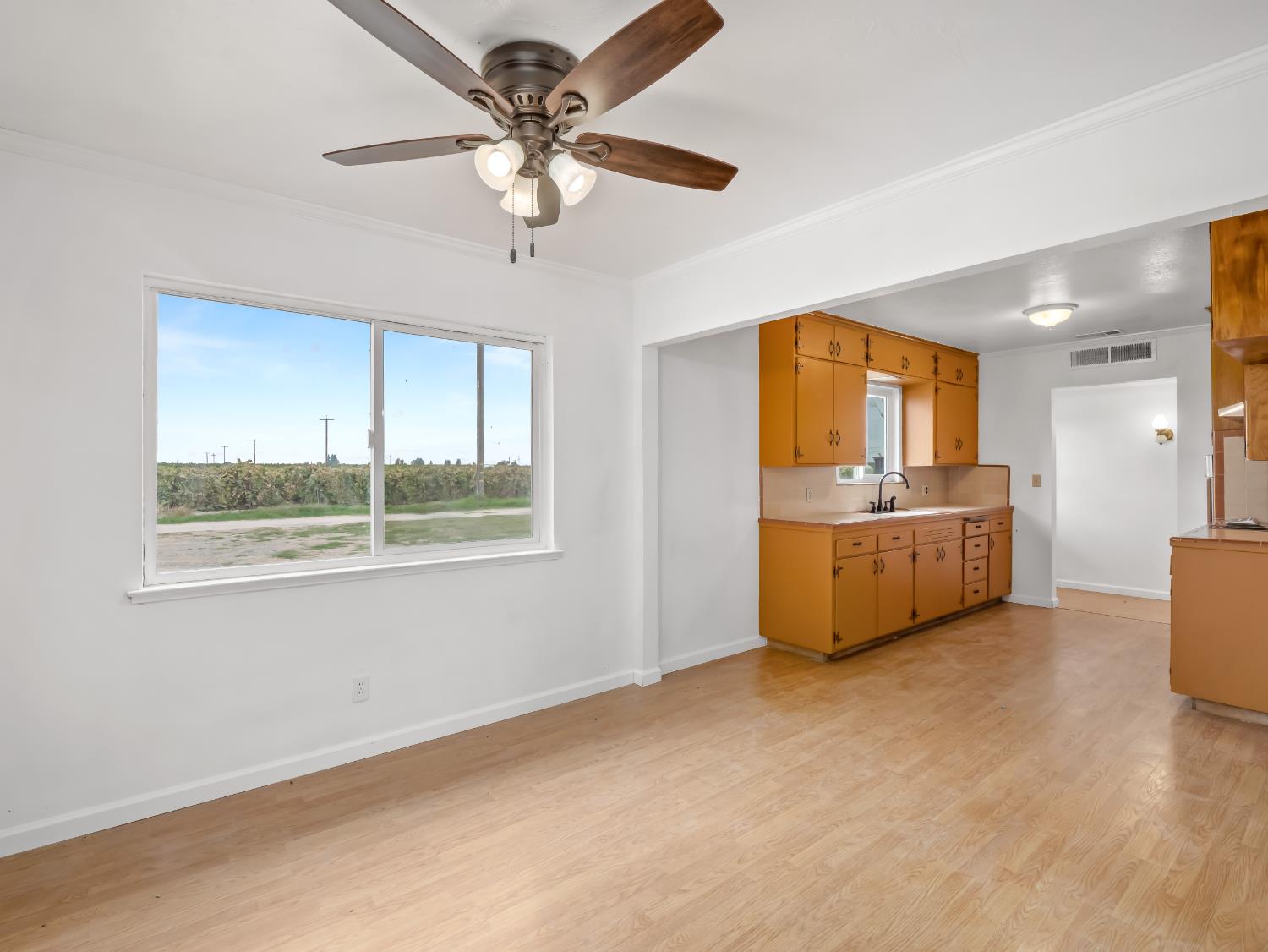 10375 W Kearney Blvd, Fresno, CA 93706