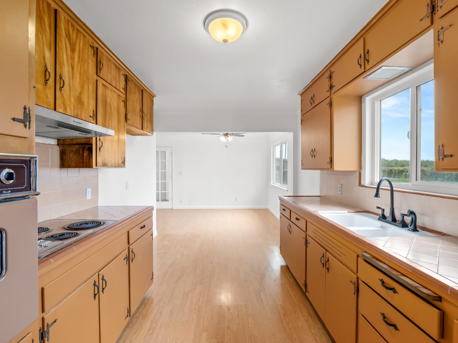 10375 W Kearney Blvd, Fresno, CA 93706