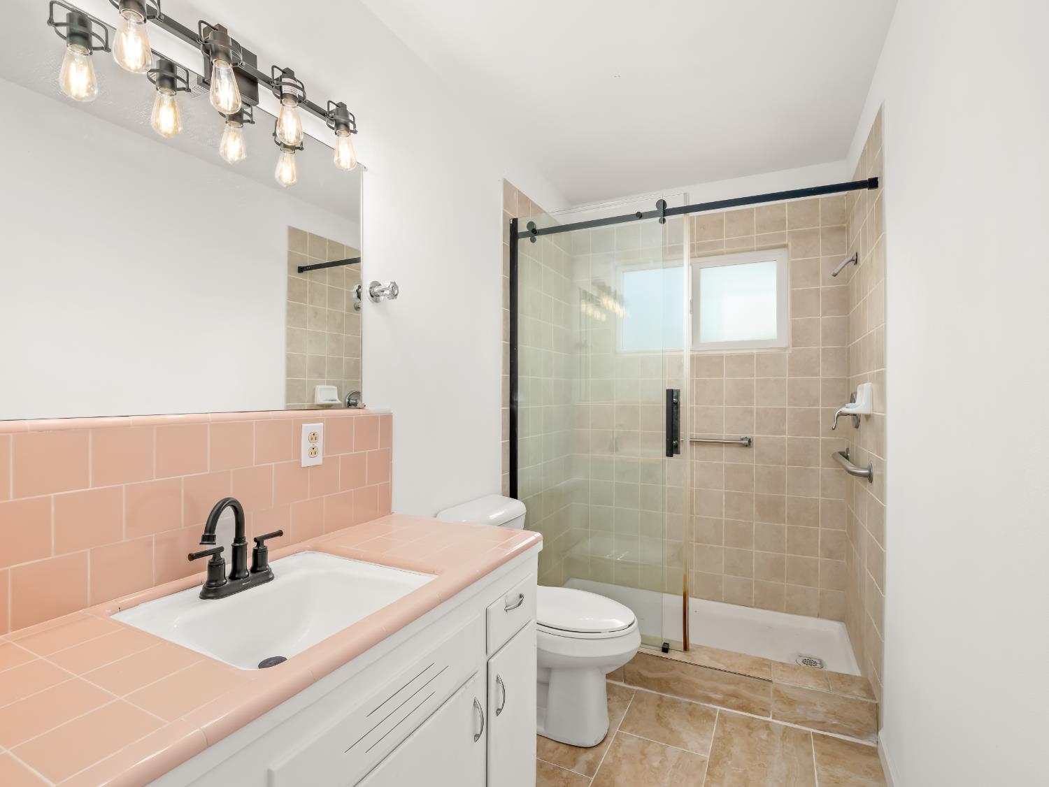 10375 W Kearney Blvd, Fresno, CA 93706