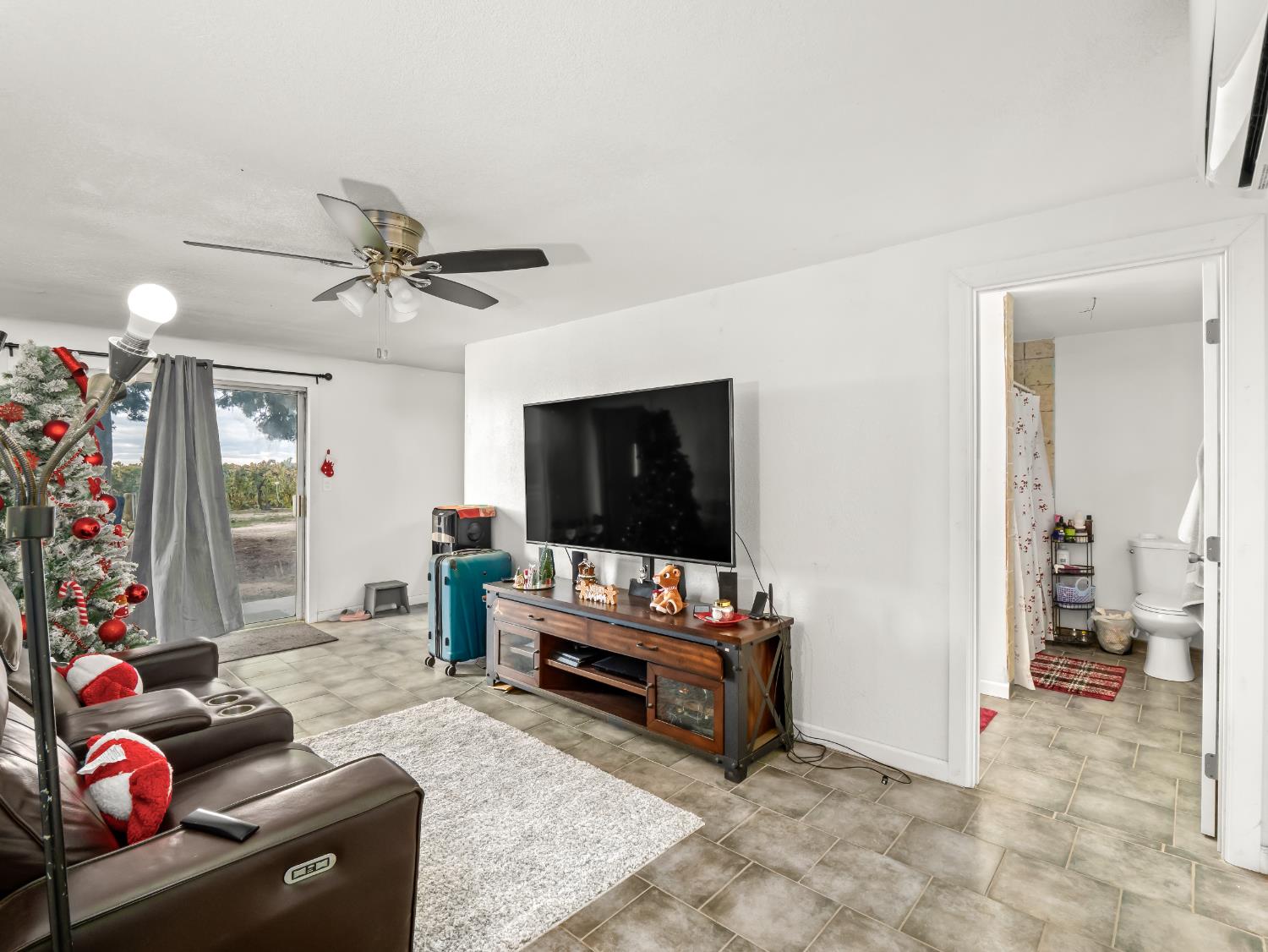 10375 W Kearney Blvd, Fresno, CA 93706