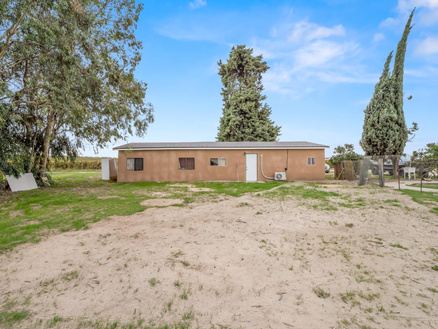 10375 W Kearney Blvd, Fresno, CA 93706