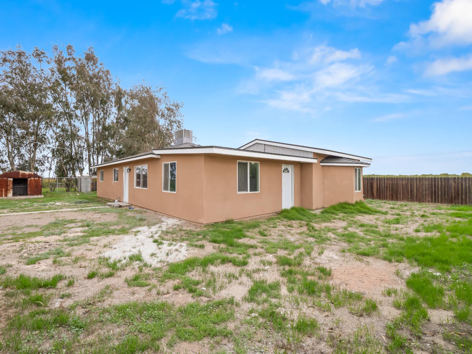 10375 W Kearney Blvd, Fresno, CA 93706