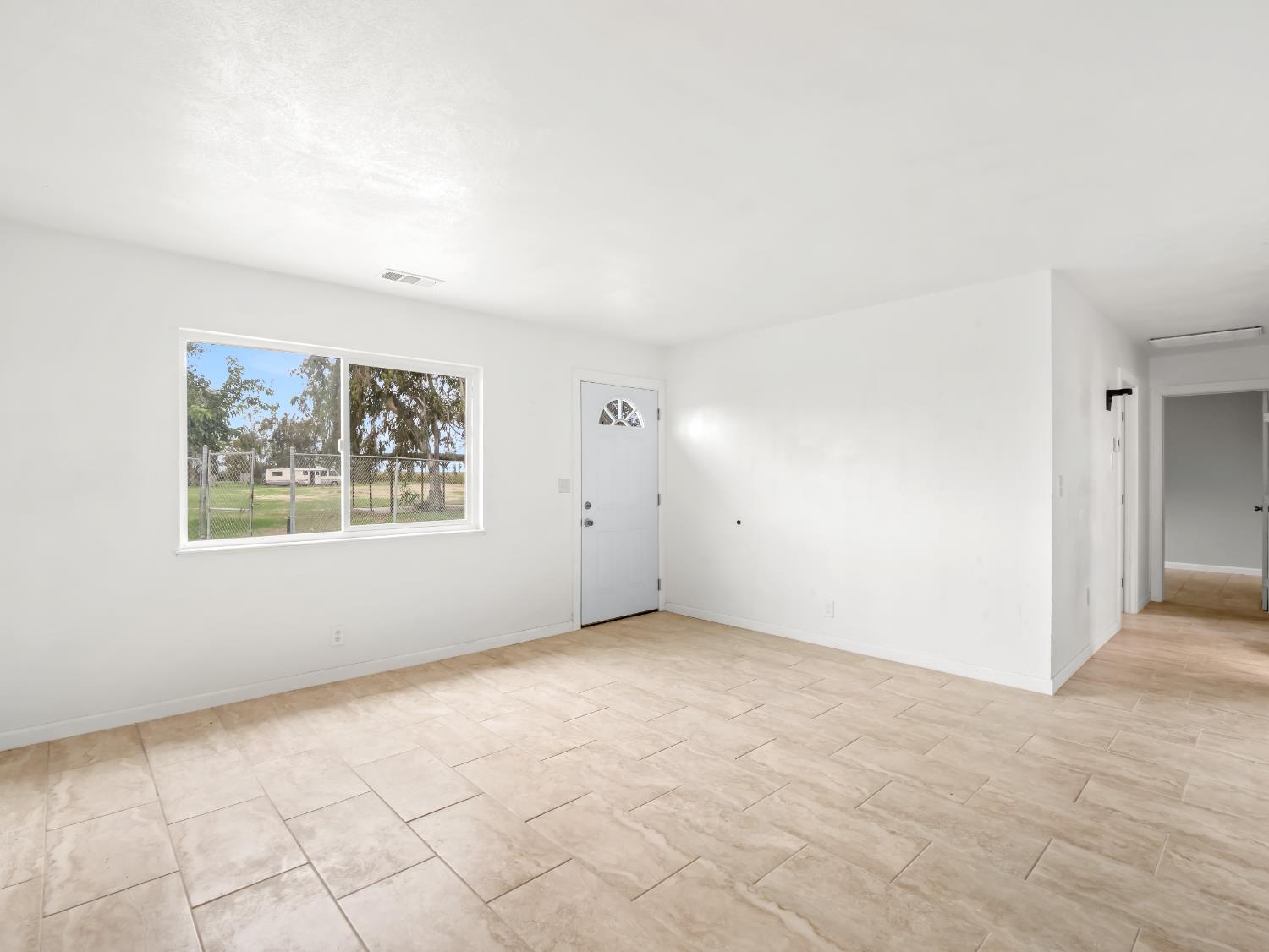 10375 W Kearney Blvd, Fresno, CA 93706