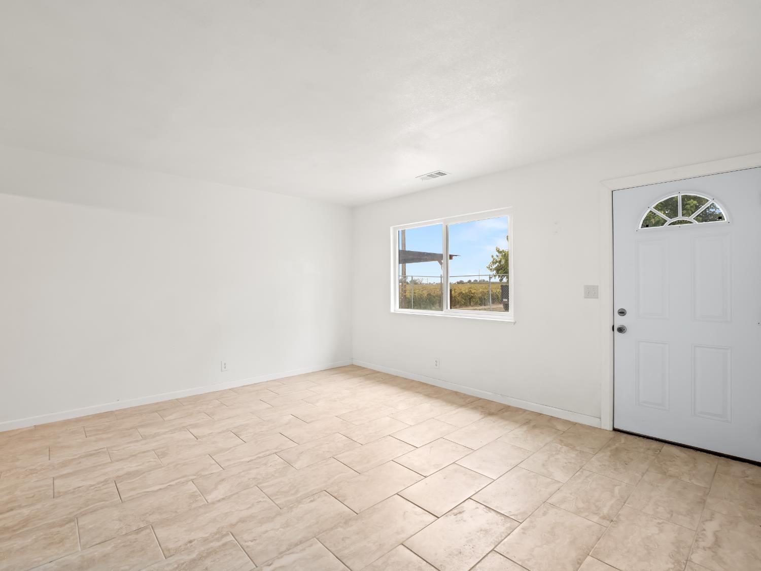 10375 W Kearney Blvd, Fresno, CA 93706