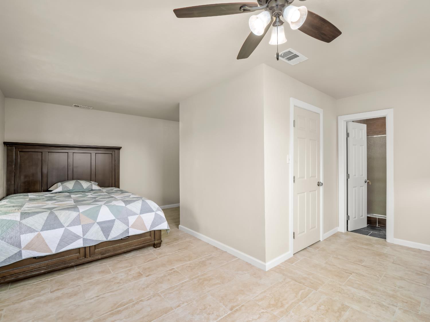 10375 W Kearney Blvd, Fresno, CA 93706