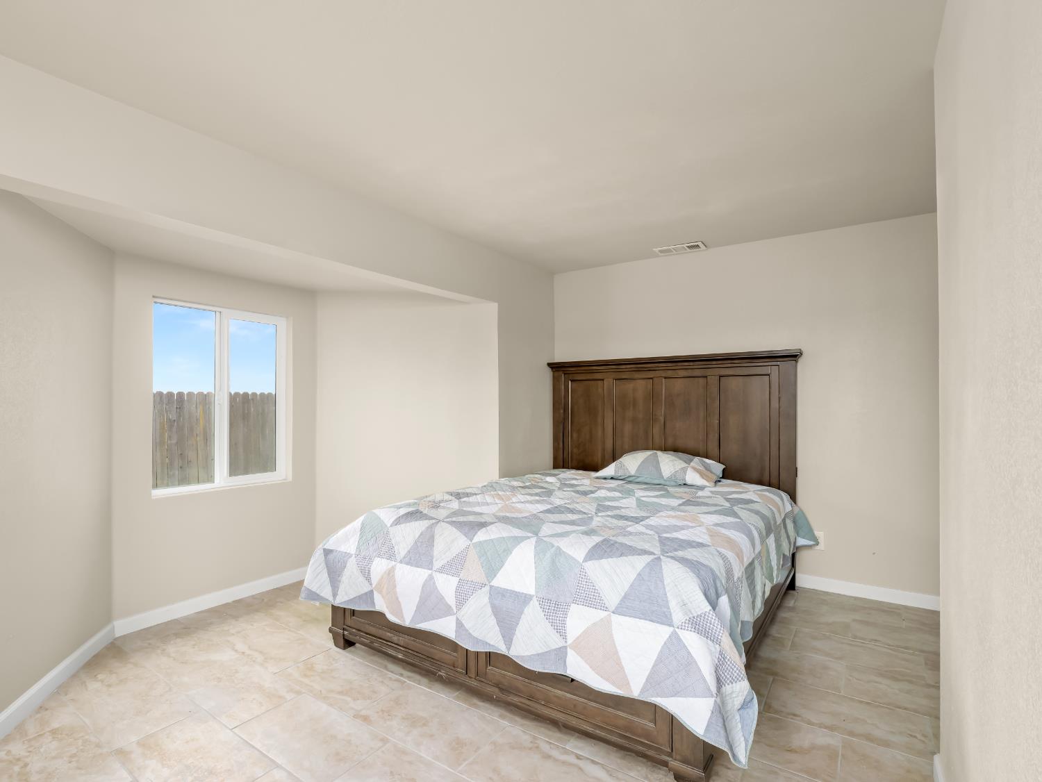 10375 W Kearney Blvd, Fresno, CA 93706