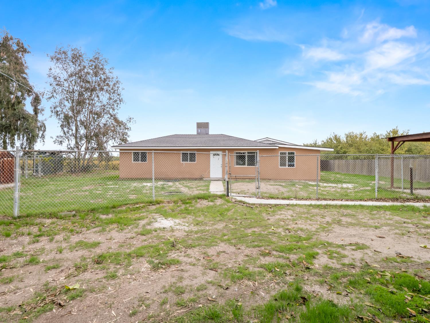 10375 W Kearney Blvd, Fresno, CA 93706