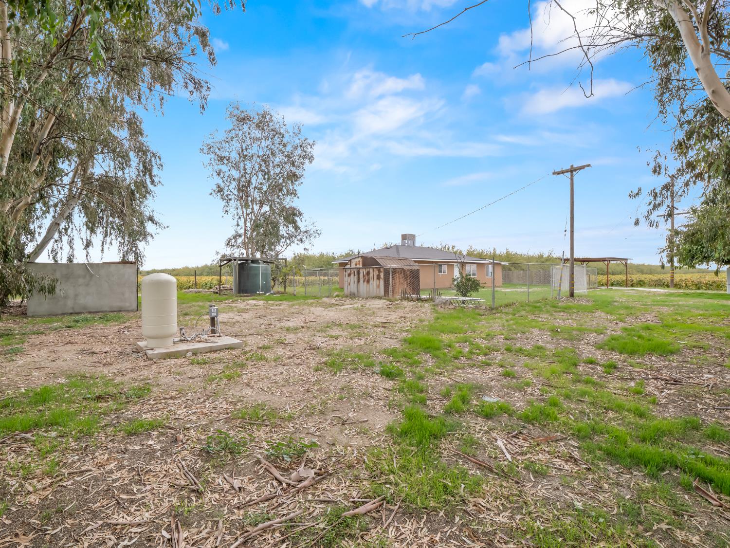 10375 W Kearney Blvd, Fresno, CA 93706