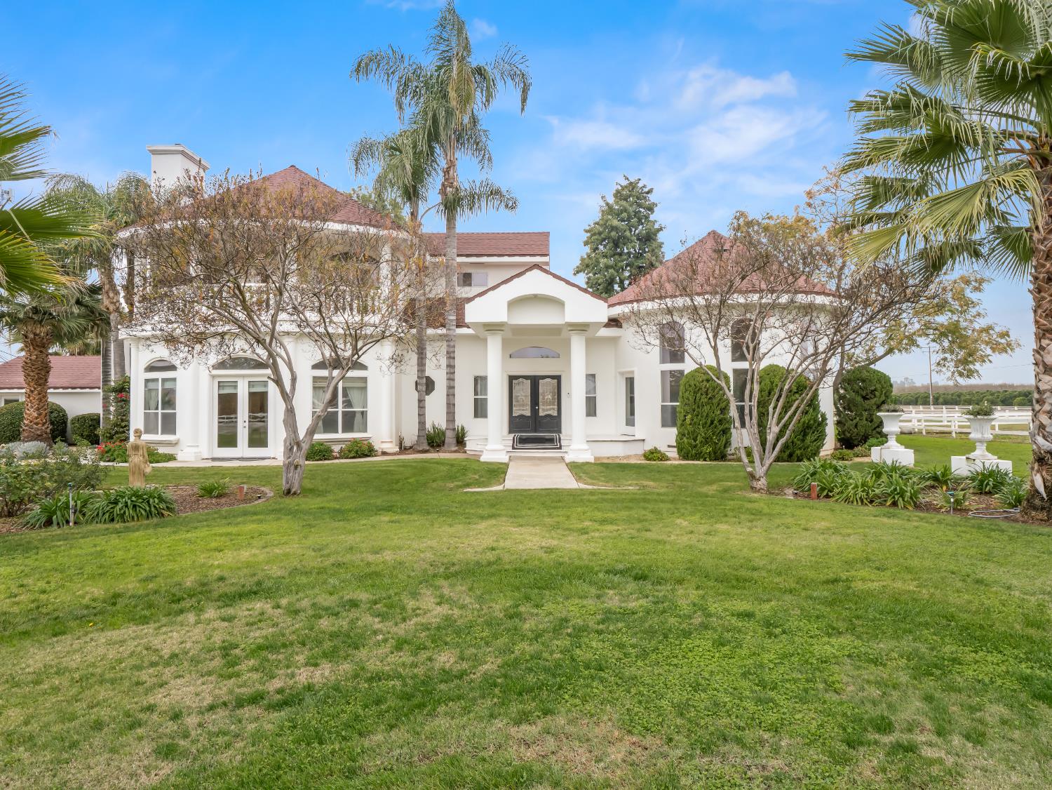 3933 N Greenwood Ave, Sanger, CA 93657