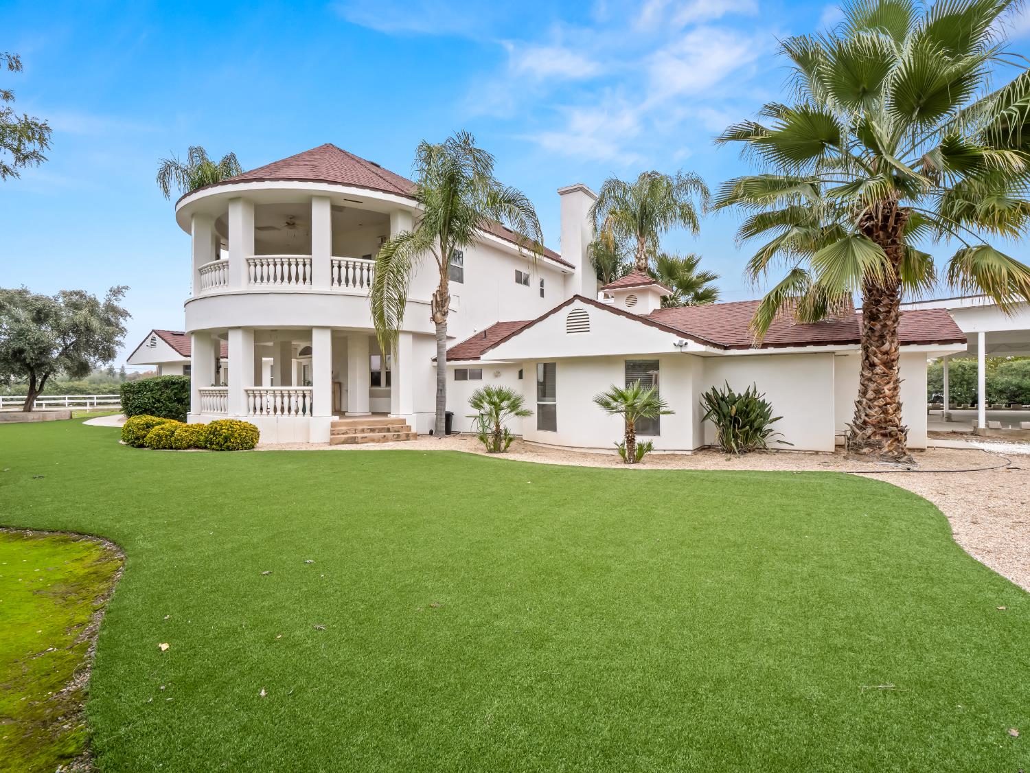 3933 N Greenwood Ave, Sanger, CA 93657