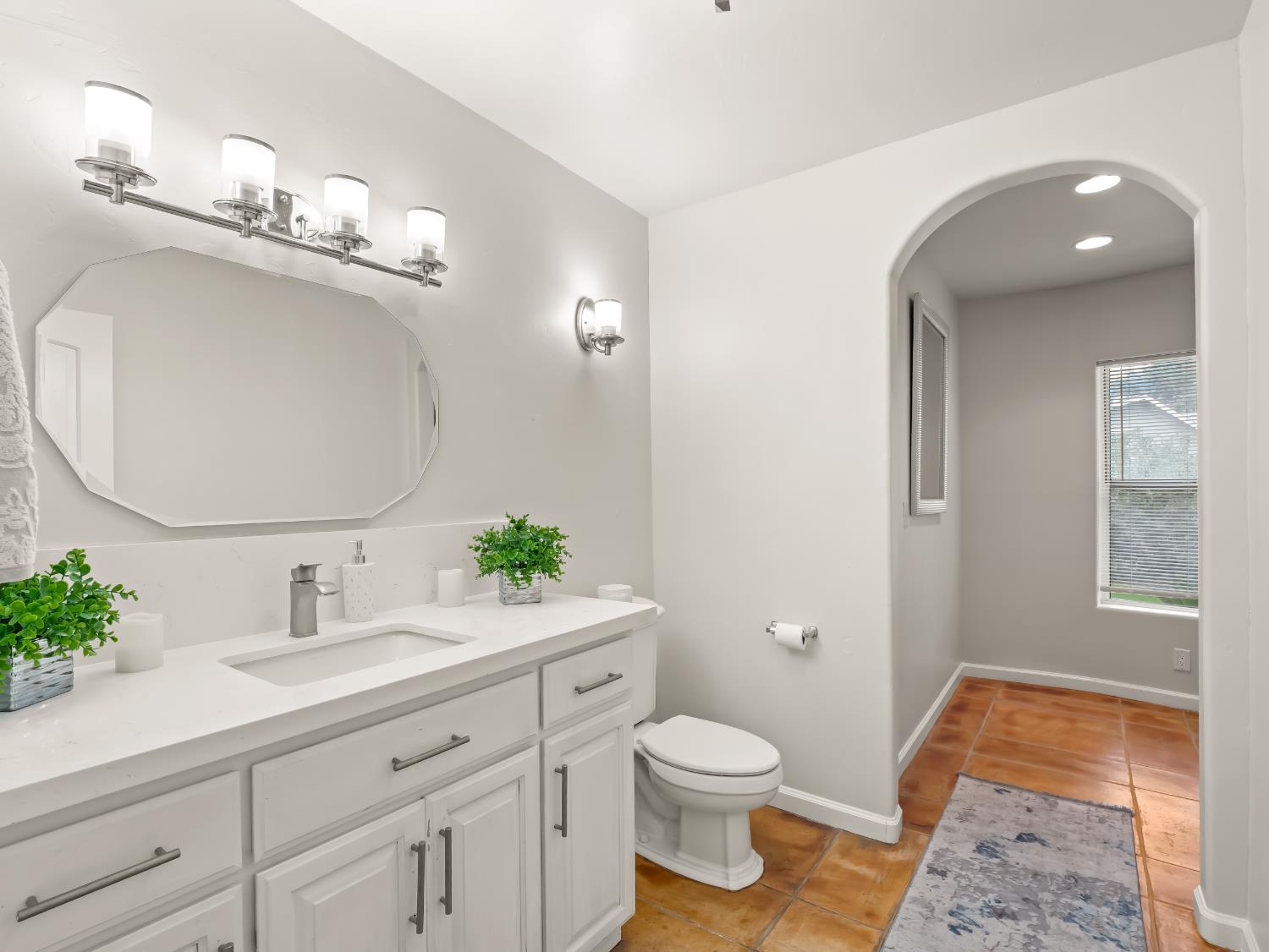 3933 N Greenwood Ave, Sanger, CA 93657