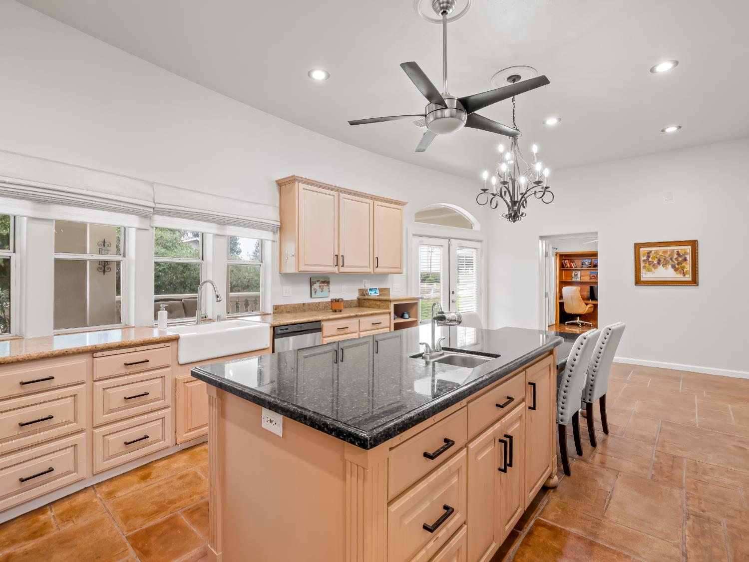 3933 N Greenwood Ave, Sanger, CA 93657