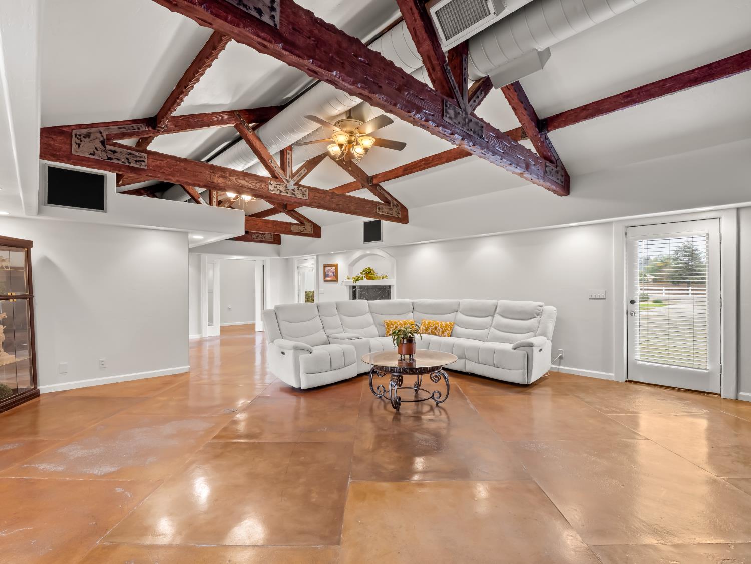 3933 N Greenwood Ave, Sanger, CA 93657