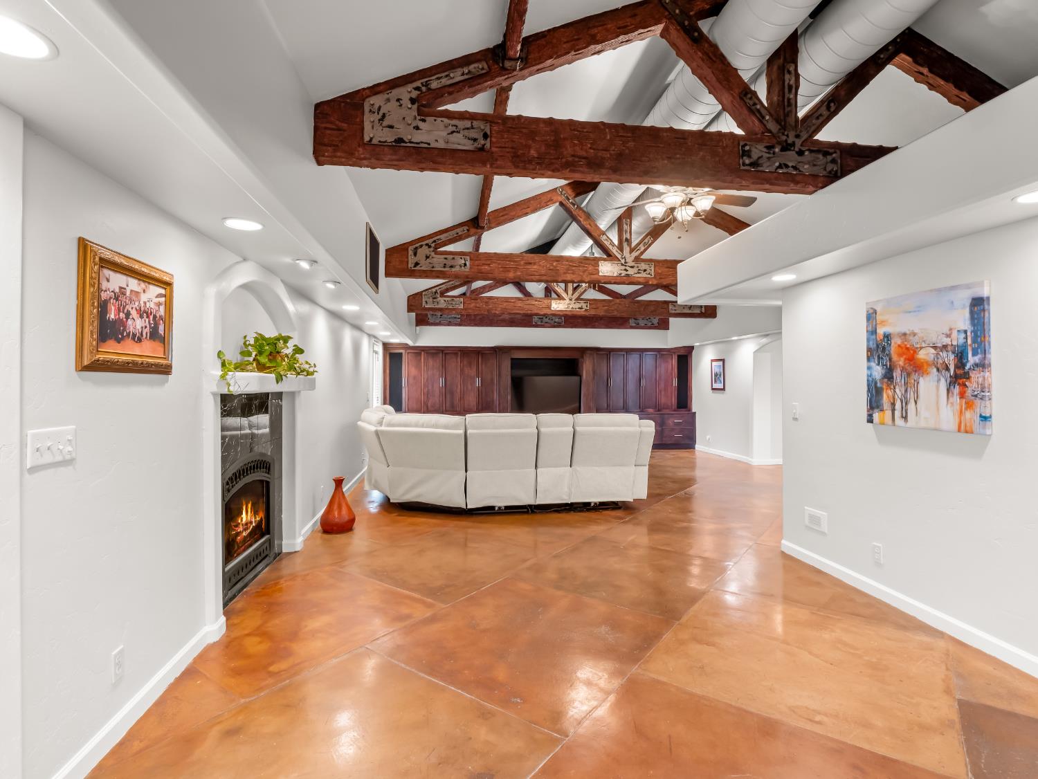 3933 N Greenwood Ave, Sanger, CA 93657