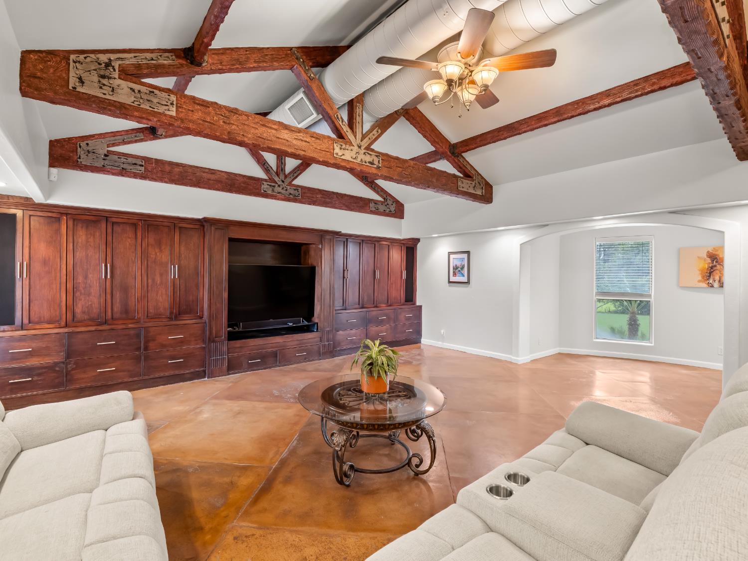 3933 N Greenwood Ave, Sanger, CA 93657