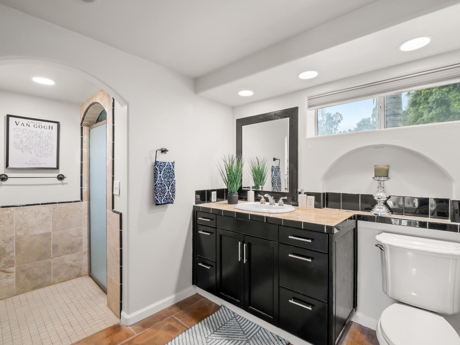 3933 N Greenwood Ave, Sanger, CA 93657