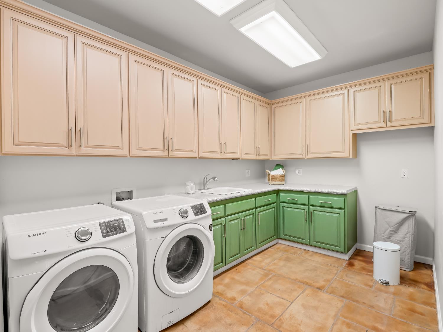 3933 N Greenwood Ave, Sanger, CA 93657