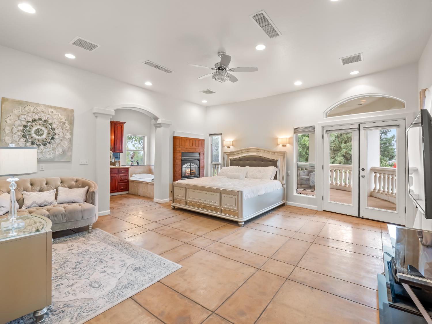 3933 N Greenwood Ave, Sanger, CA 93657