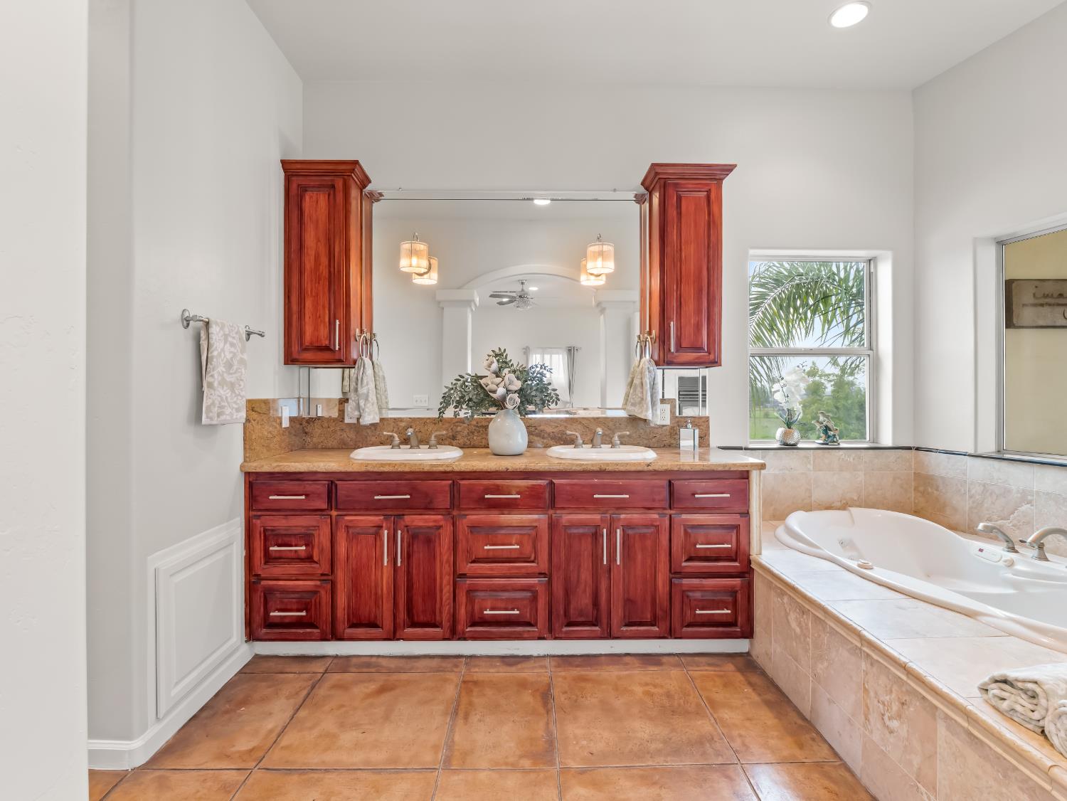 3933 N Greenwood Ave, Sanger, CA 93657